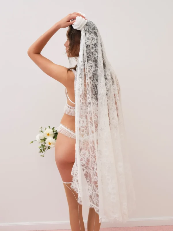 Woman For Love & Lemons Bridal Veil