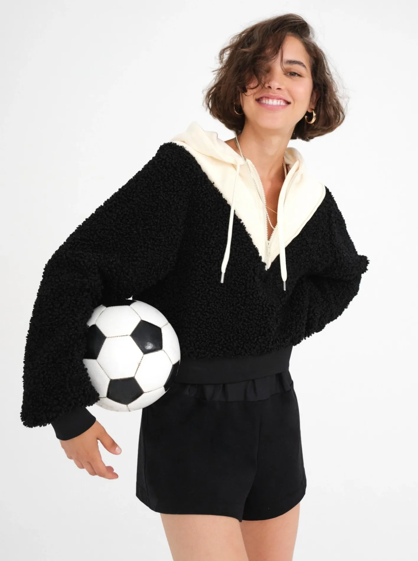 cozy_cropped_pullover_3-1.webp Woman For Love & Lemons Cozy Cropped Pullover