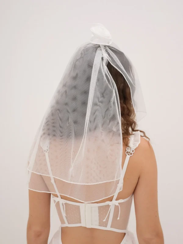 Woman For Love & Lemons Eternal Rose Veil