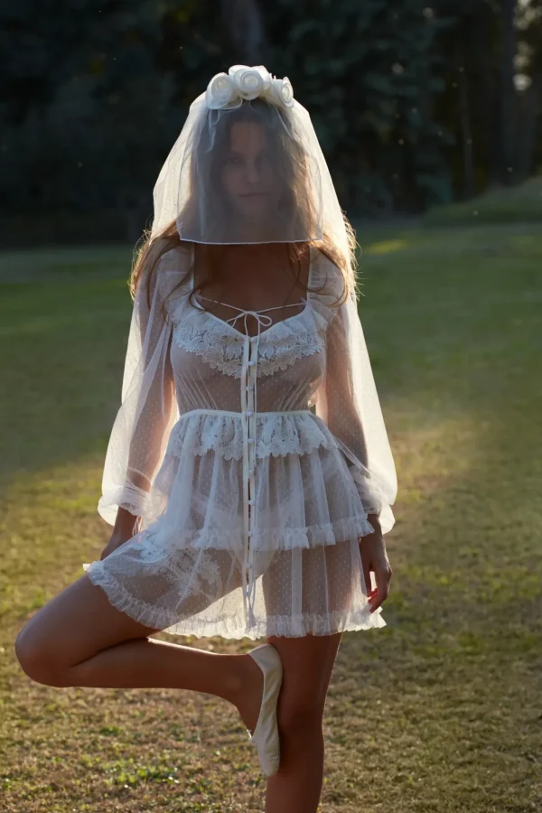 Woman For Love & Lemons Eternal Rose Veil