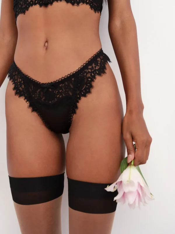 Woman For Love & Lemons Faye Lace Thong Panty
