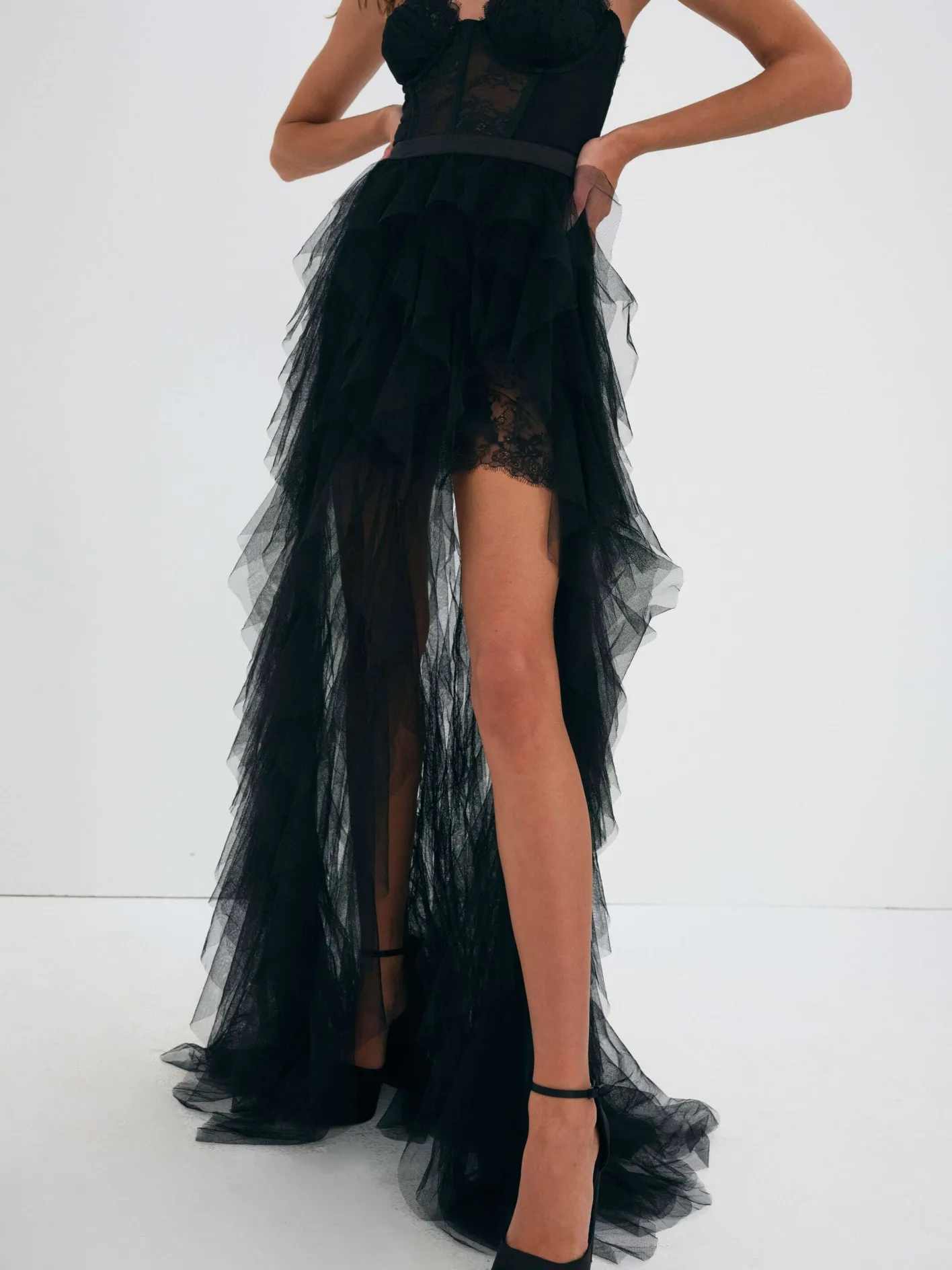 for_love__lemons_x_revolv_2-5.webp Woman For Love & Lemons X Revolve Bustier Gown