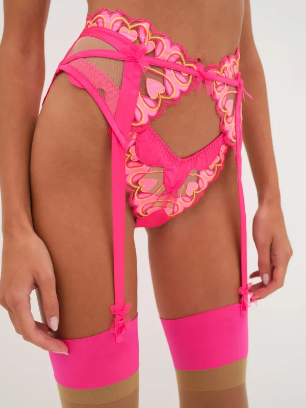 Woman For Love & Lemons Graphic Hearts Garter
