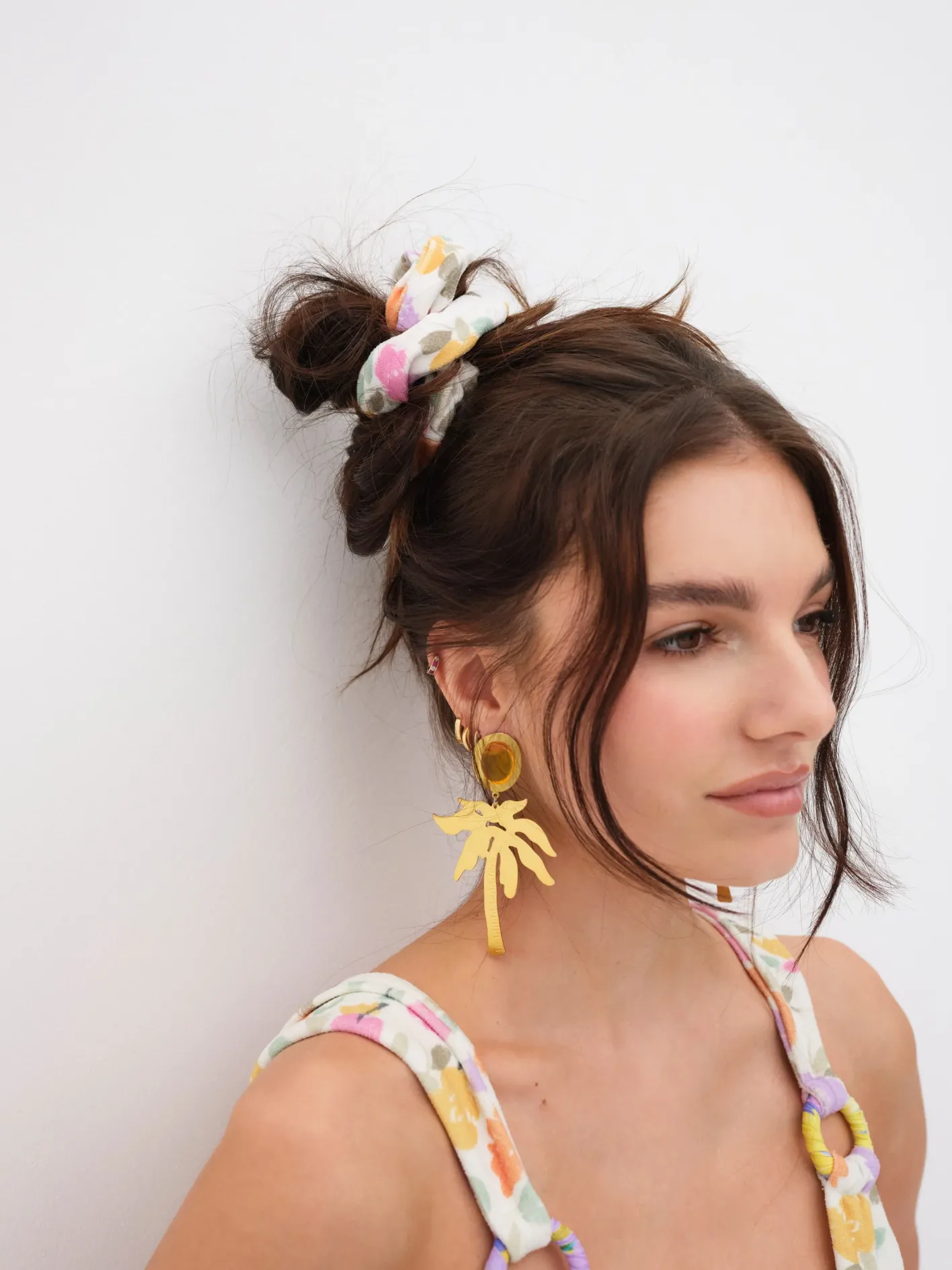 venetia_scrunchie_3.webp Woman For Love & Lemons Venetia Scrunchie